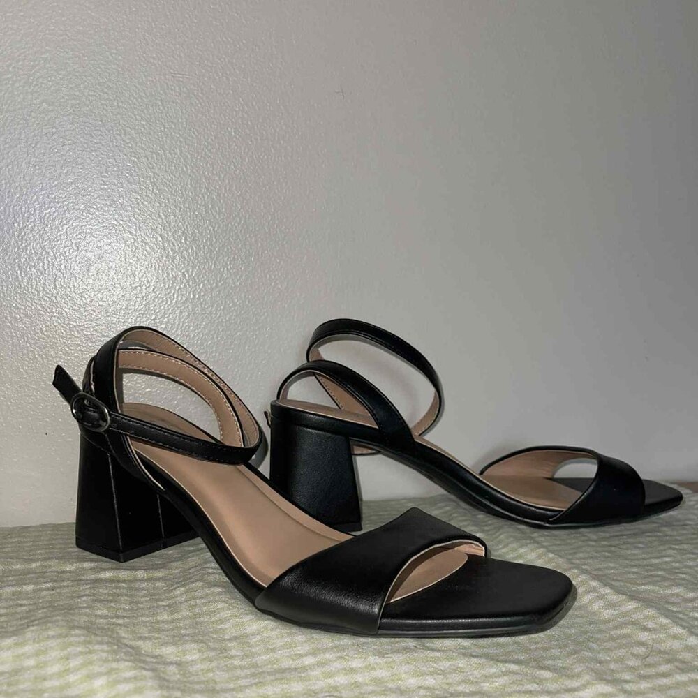 Womens Size 8 Black Heels